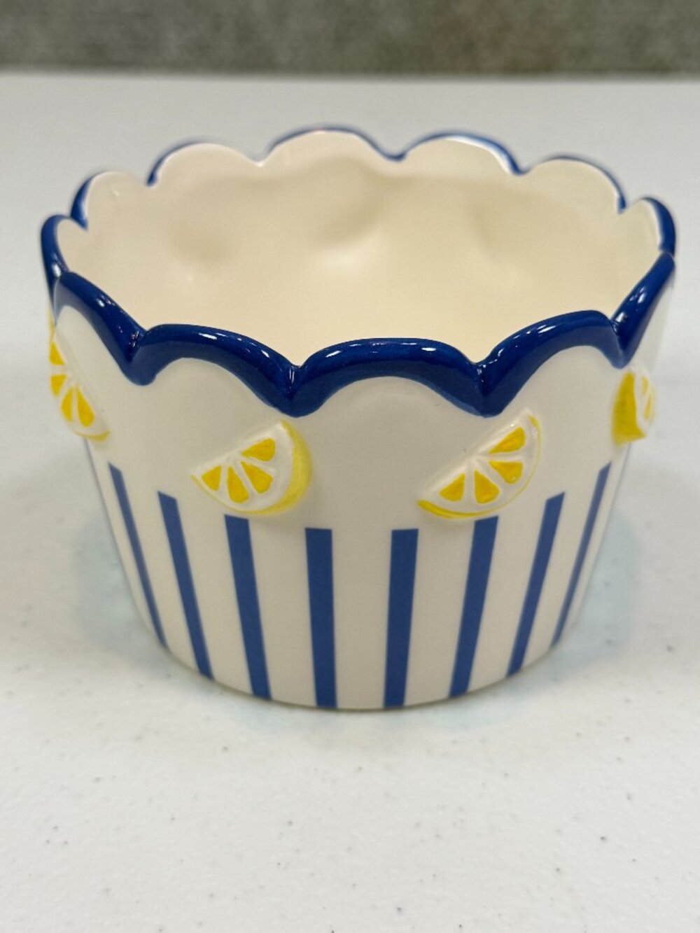 Luna & Sage Lemon Ceramic Bowl Blue White Scalloped Rim 4.75" Citrus
